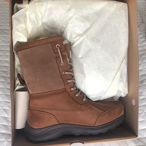 UGG Australia Women's Adirondack III Boots NEW